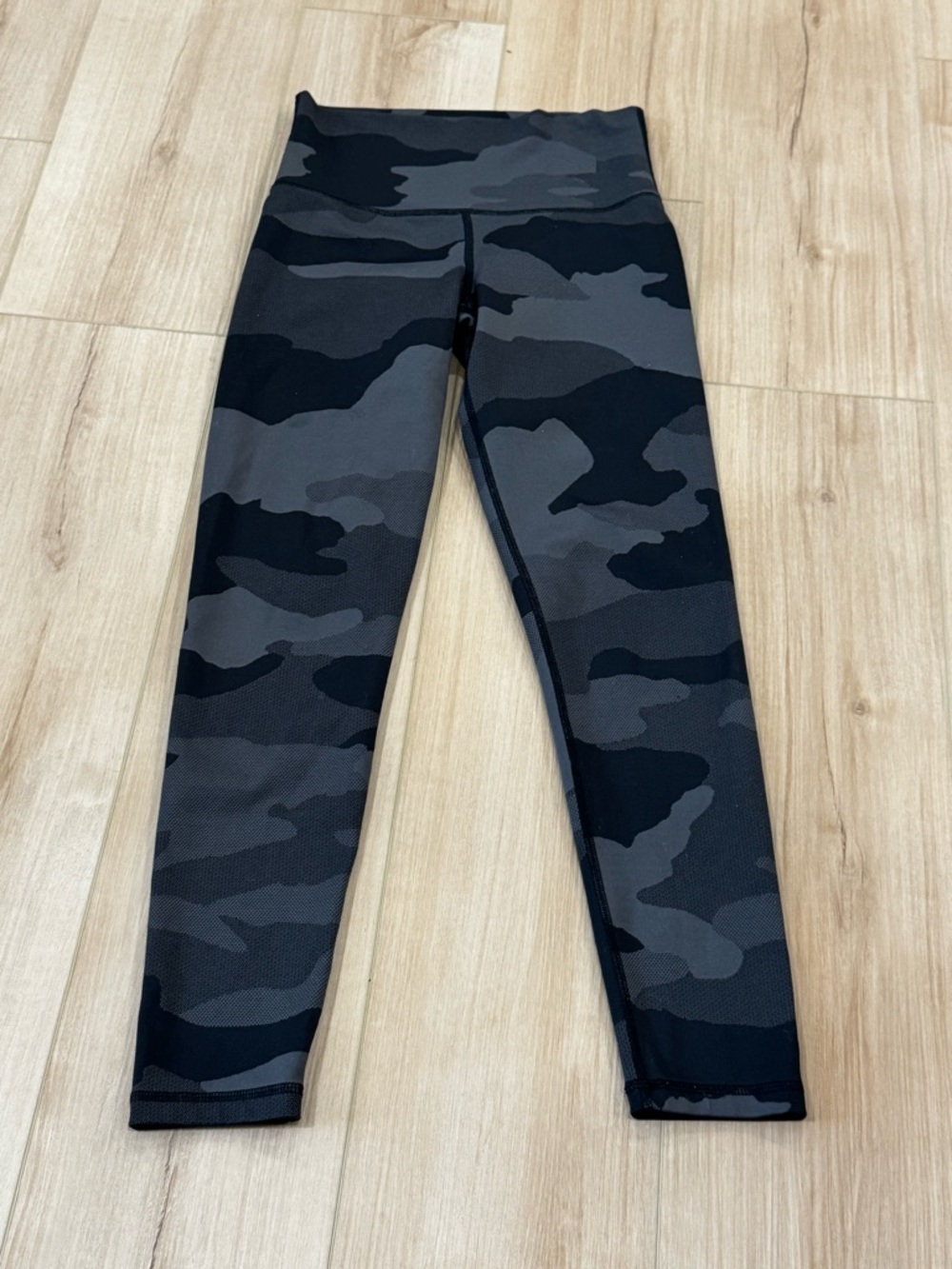 Aerie Camo High Rise Leggings Gray Black Athletic Yoga Pants Medium
